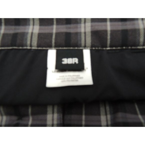 Under Armor Mens Golf Shorts size 38R - Picture 4 of 4